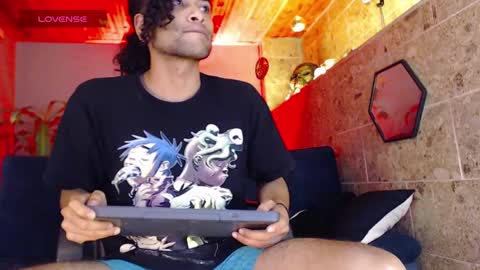 Snapshot of aaron_jassell1 chatting on 01.05.25 Aaron and Jassell online show from 01.05.25