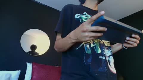 Snapshot of aaron_jassell1 chatting on 10.08.25 Aaron and Jassell online show from 10.08.25