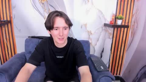 Snapshot of aaron_latinmen2 chatting on 11.26.25 Aaron online show from 11.26.25