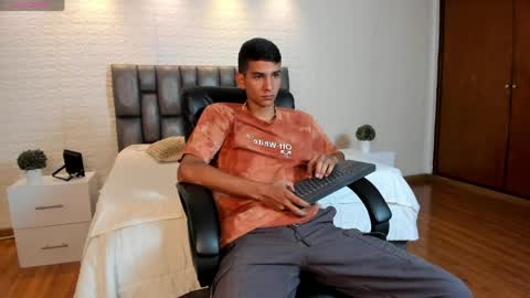 Aaron online show from 04.13.26