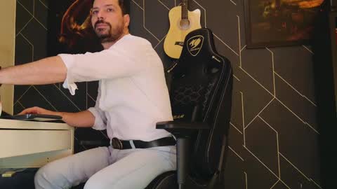 Aaron online show from 02.10.25