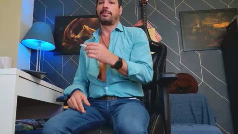 Aaron online show from 10.04.25