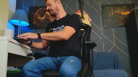 Aaron online show from 10.14.25