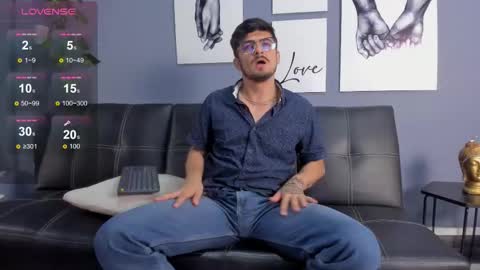 Snapshot of aaronfuentes7 chatting on 09.15.25 aaronfuentes7 online show from 09.15.25