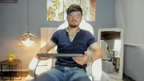 Snapshot of aaronfuentes7 chatting on 09.17.25 aaronfuentes7 online show from 09.17.25