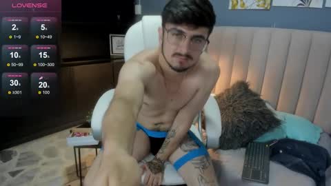 Snapshot of aaronfuentes7 chatting on 09.20.25 aaronfuentes7 online show from 09.20.25