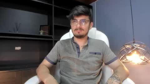 Snapshot of aaronfuentes7 chatting on 09.23.25 aaronfuentes7 online show from 09.23.25