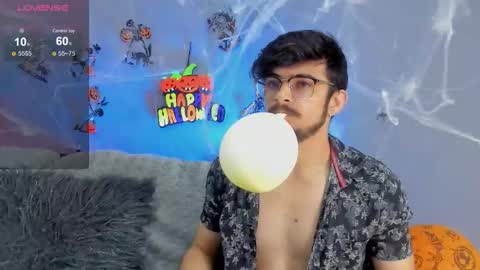 Snapshot of aaronfuentes7 chatting on 10.15.25 aaronfuentes7 online show from 10.15.25
