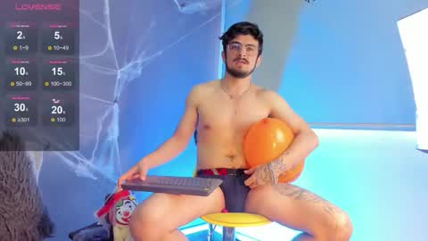Snapshot of aaronfuentes7 chatting on 10.20.25 aaronfuentes7 online show from 10.20.25