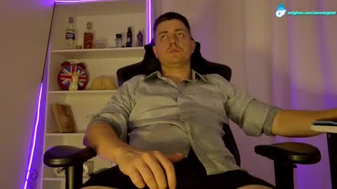 Aaron  online show from 03.10.25