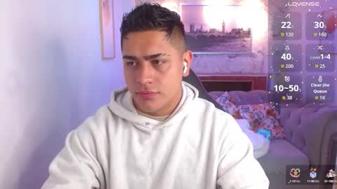 Snapshot of aaronn_12 chatting on 09.17.25 Aaron online show from 09.17.25