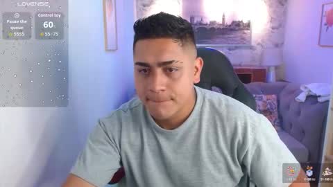 Snapshot of aaronn_12 chatting on 09.19.25 Aaron online show from 09.19.25