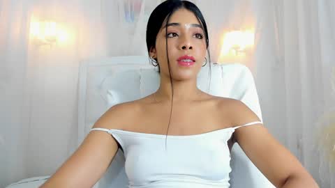 Snapshot of aary_ chatting on 01.24.25 Ary online show from 01.24.25