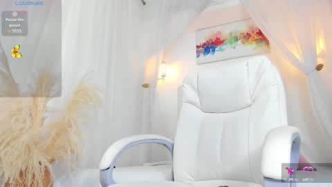 Snapshot of aary_ chatting on 02.19.25 Ary online show from 02.19.25