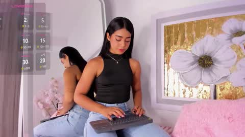 Snapshot of aary_ chatting on 10.20.25 Ary online show from 10.20.25