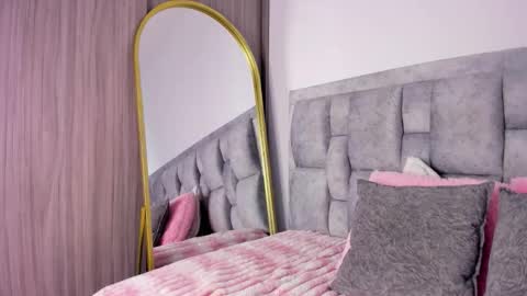 Snapshot of aary_ chatting on 11.19.25 Ary online show from 11.19.25