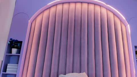 Snapshot of aashleytaylor chatting on 01.14.25 AASHLEY online show from 01.14.25