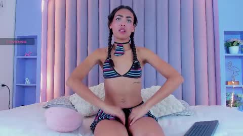 Snapshot of aashleytaylor chatting on 03.12.25 AASHLEY online show from 03.12.25