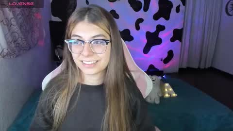 Snapshot of abbie_senjen chatting on 02.23.26 April online show from 02.23.26