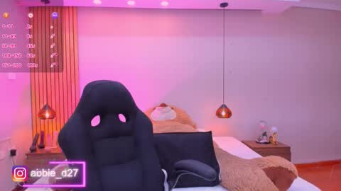 Abbie Edmond  online show from 12.18.25