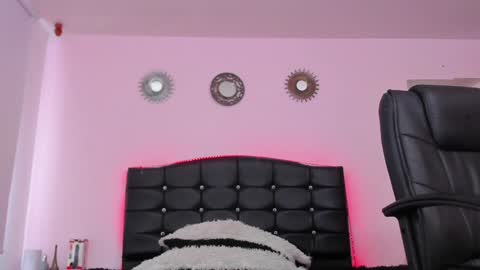 Abbigail Fuster  online show from 01.31.25