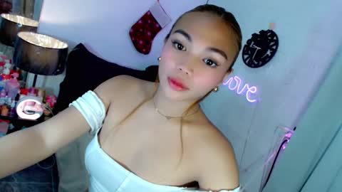 abby_luxpinay online show from 12.19.25