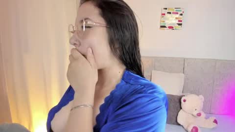 abby_pink1 online show from 04.22.26