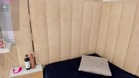 abby_swett1 online show from 11.03.25