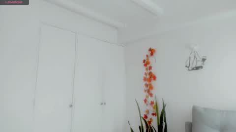 Laura  online show from 11.19.25