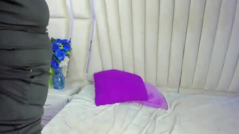 Snapshot of abbyjhons chatting on 01.04.25 AbbyJhons online show from 01.04.25