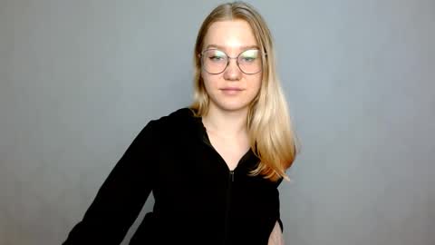 Snapshot of abbymoore__ chatting on 03.03.25 Abby Lovense is active online show from 03.03.25