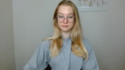 Snapshot of abbymoore__ chatting on 09.14.25 Abby Lovense is active online show from 09.14.25