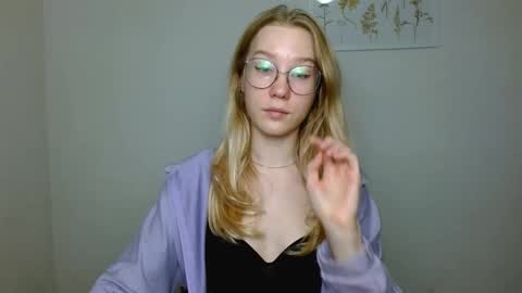 Snapshot of abbymoore__ chatting on 10.07.25 Abby Lovense is active online show from 10.07.25