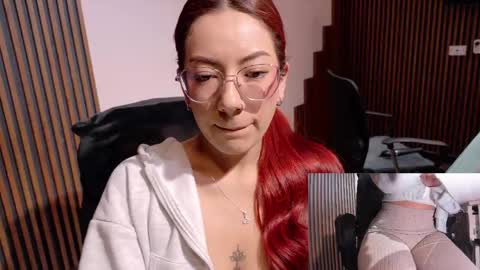 Snapshot of abbystones chatting on 04.24.26 Abby Stones online show from 04.24.26