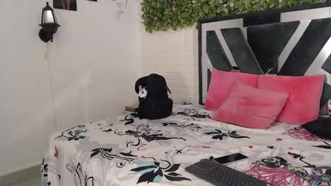 Snapshot of abbytatte_pmb chatting on 10.09.25 abby online show from 10.09.25