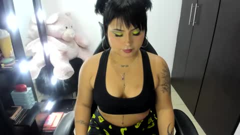 Snapshot of abbyxlee chatting on 12.23.24 online show from 12.23.24