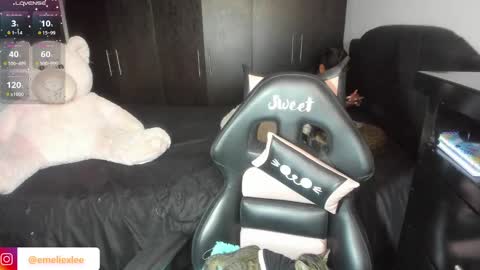 Snapshot of abbyxlee chatting on 02.05.25 online show from 02.05.25