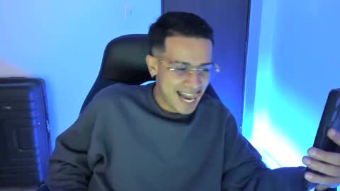 Independence model AbelAsburgo online show from 12.17.24