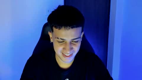 Independence model AbelAsburgo online show from 01.05.25