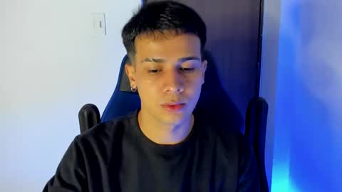 Independence model AbelAsburgo online show from 01.15.25