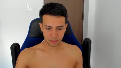 Independence model AbelAsburgo online show from 02.20.25