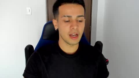 Independence model AbelAsburgo online show from 02.20.25