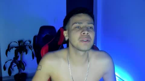 Independence model AbelAsburgo online show from 12.13.25