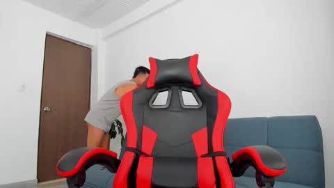 Independence model AbelAsburgo online show from 03.21.26