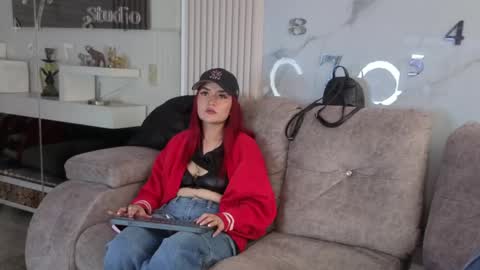 Snapshot of abella_as_ chatting on 04.28.26 abella_as_ online show from 04.28.26