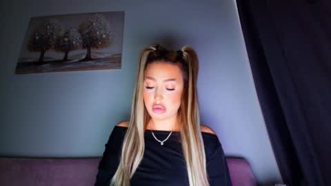 Snapshot of abella_soleill chatting on 02.02.26 abella_soleill online show from 02.02.26