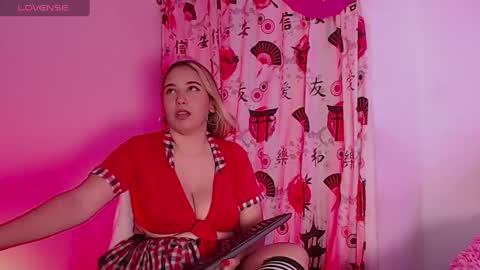 Snapshot of abellarider chatting on 01.21.25 Abella Rider online show from 01.21.25