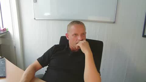 Snapshot of abenteurer2021 chatting on 07.14.26 abenteurer2021 online show from 07.14.26