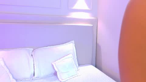 Snapshot of abiehils chatting on 10.27.25 abiehils online show from 10.27.25