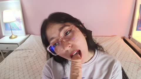Snapshot of abigaillady chatting on 04.29.26 ABIGA online show from 04.29.26